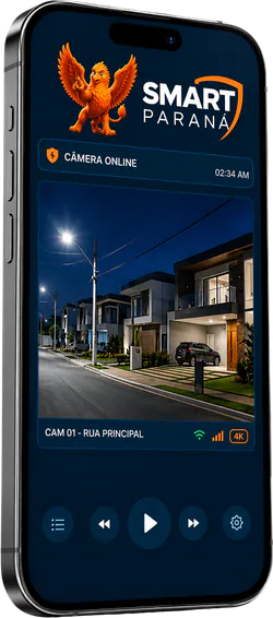 Celular exibindo o aplicativo Smart Paraná: a câmera 01 da rua principal ao vivo às 02:34, com a rua do condomínio iluminada durante a noite.